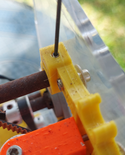 Loosing one of the top rails screw